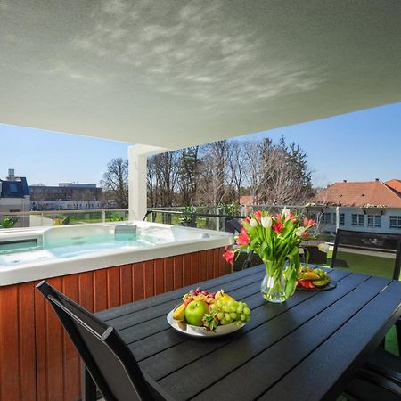 Onyx Luxury Lejlighedshotel Sárvár Eksteriør billede